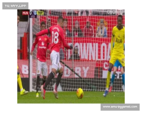 罗梅罗踩踏卡塞米罗脚踝被直红罚下，十人热刺0-2不敌曼联