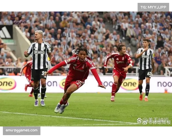 奥格斯堡客场3-2沃尔夫斯堡,点射绝平+补时绝杀 奥格斯堡客场3-2沃尔夫斯堡,点射绝平+补时绝杀